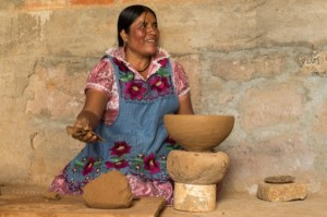 "Zapotec Women Potter" - Highly Commended, Intermediate Print - ©Isobelle Gosling